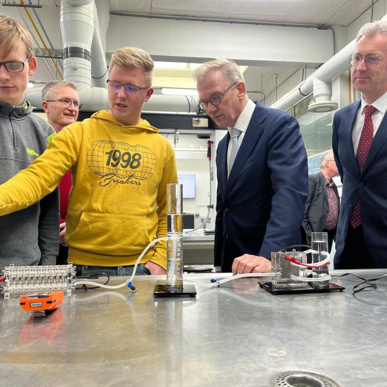 Minister Bruins bezoekt Zeeland: innovatie en samenwerking centraal