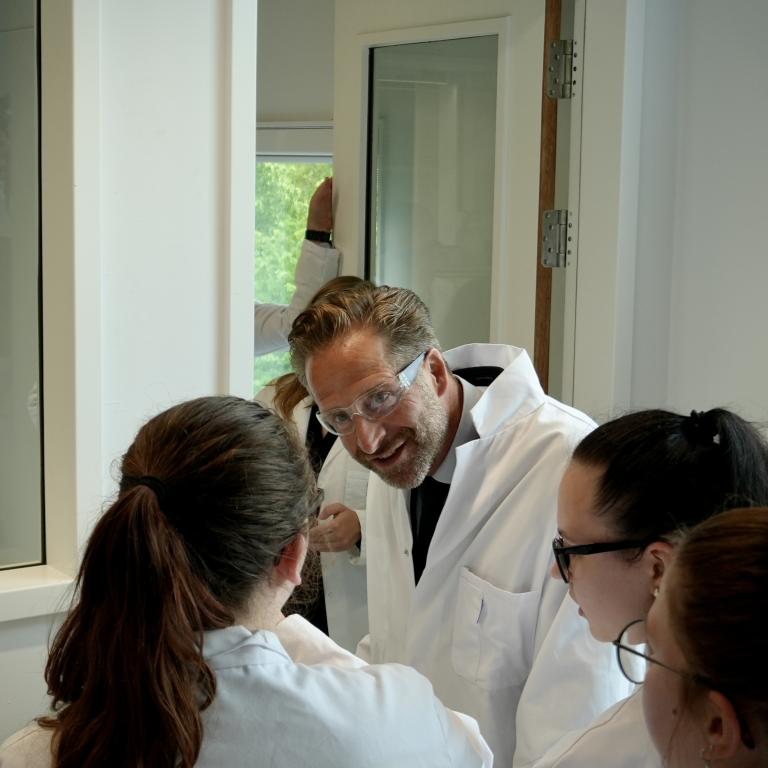 Hugo de Jonge bezoekt Joint Research Center Zeeland