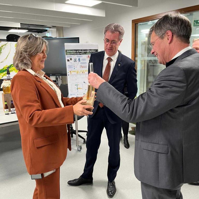 Oud-premier Balkenende bezoekt JRCZ